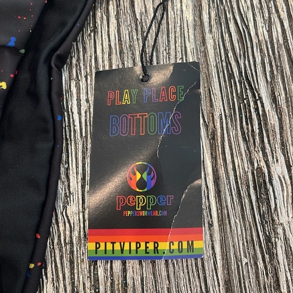 NWT Pit Viper Black Swimwear with Rainbow Logo Size XL - Picture 4 of 7